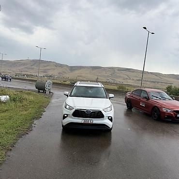 гибрид машины: Toyota Highlander: 2021 г., 2.5 л, Автомат, Гибрид, Кроссовер — 9