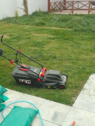 Bağbanlar: Salam bağ evlərində, Abyektlərdə parklarda bağban xidməti görülür — 28