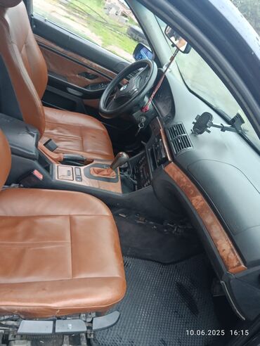 багажник хонда срв 3: Черный седан BMW с тонированными задними стеклами и оранжевым кожаным