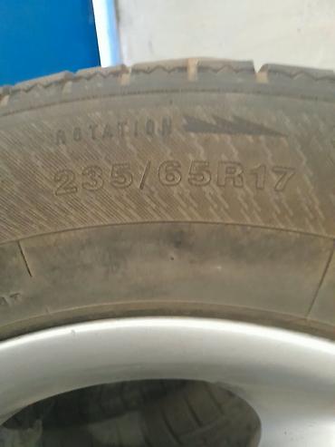 шины x5: Продаю шины зимние на BMV x5, x3
 размер 235/65 R17. Телефон — 2