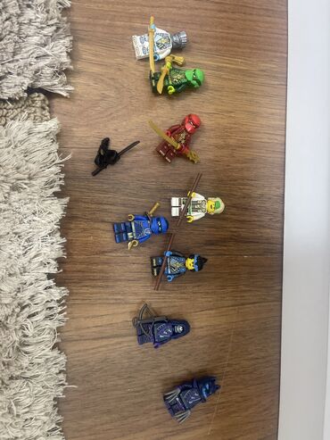 игрушечные мечи: Лего фигурки все на фото продаю срочно