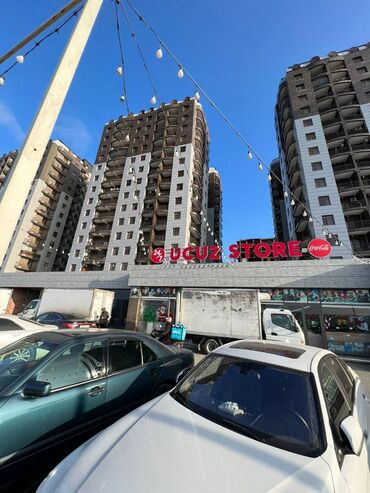 Uzunmüddətli kirayə mənzillər: 3 otaqlı, Yeni tikili, m. İnşaatçılar, 130 kv. m