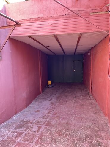 Uzunmüddətli kirayə evlər: Ev 4 otaq,mətbəx,koridor və tualet hamamdan ibarətdir.Şəxsi əşyalar — 5