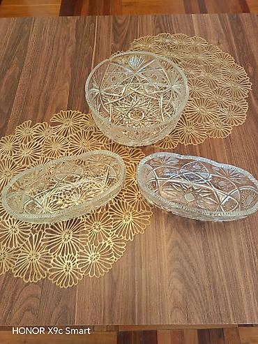 Ev və bağ: 3 ədəd kəllə-kəsər naxışlı şüşə qab dəsti 3 çü bir yerdə - Material — 2