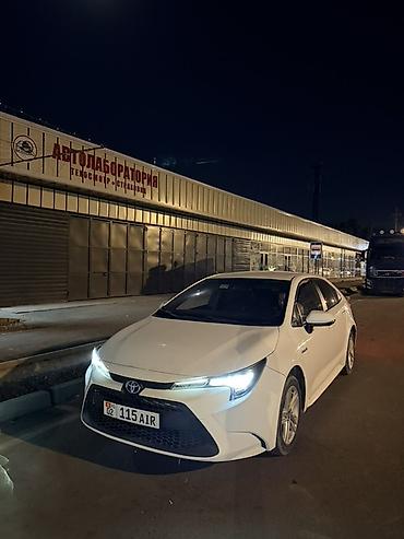 crv 2001: Toyota Corolla: 2022 г., 1.8 л, Вариатор, Гибрид, Седан — 1