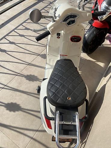 skuter təmiri: Uşaq üçün elektrikli skuter – klassik Vespa üslubunda - Rəng: ağ — 4