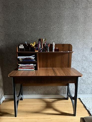 Mebel: Yazı/iş masası – üst rəflər və çekmecəli model - Material: ağac — 1
