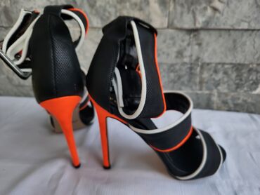 Sandale: Sandale, 40 na lalafo.rs — 12 Sandale: Sandale, 40 — 12