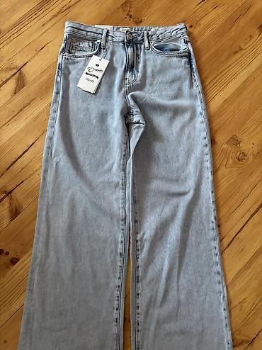 karabağ şamahı bilet: Cinsler -Colins,Bershka,Old Navy -hamisi teze-25 AZN Hoodie-GAP-M — 1