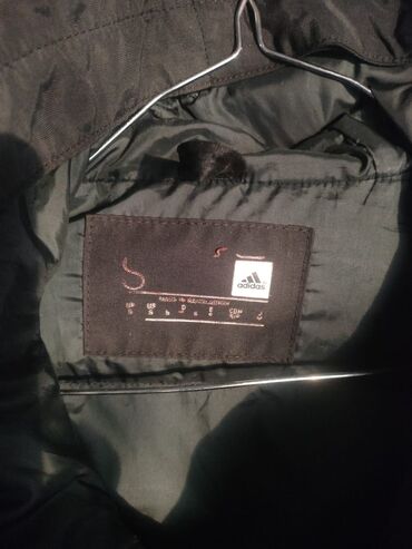 Пуховики и зимние куртки: Куртки разные. зимние. цены от 750 до 2500 — 10