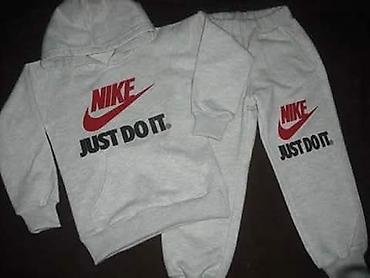 Komplet trenerke: Dvodelni komplet Duks donji deo Vel 2-14 Cena 2800 din stampa ime po — 1