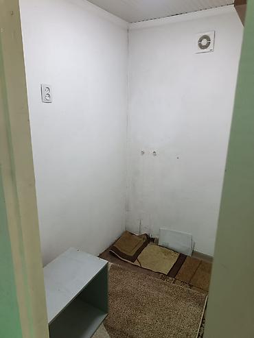 Продажа коттеджей и домов: Продаю дом в районе киркомстром. По номеру телефона доступен только — 17