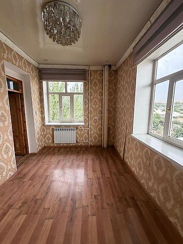 Продажа коттеджей и домов: Продается двухэтажный жилой дом с огражденным участком и широкими — 17
