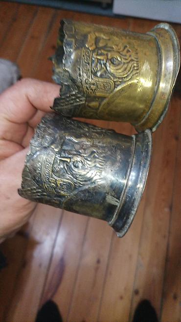 Qab-qacaq və mətbəx ləvazimatları: Məhsul: Köhnə dekorativ metal fincanaltılar Təsvir: - Material — 2