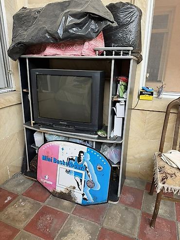 Klassik kineskop televizor və TV stendi - Ekran: kineskop tipli