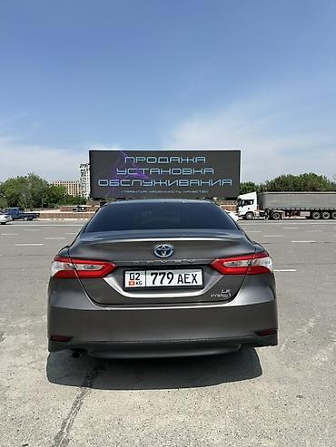 jac s7: Toyota Camry: 2018 г., 2.5 л, Вариатор, Гибрид, Седан — 6