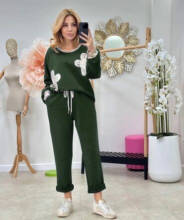 Gornji i donji deo: ✨️MODEL KOMPLET /DUKS-DONJI DEO TRENERKA✨️ 🎀🎀Ženske trenerke, kako sa — 8