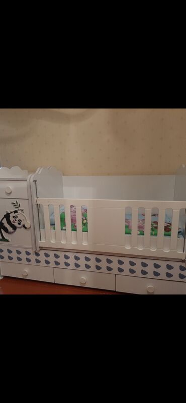 Ev və bağ: Oğlan və qız üçün, Dördbucaq, Beşik, Dəst ilə, Matras ilə, Yellənmə mexanizmsiz