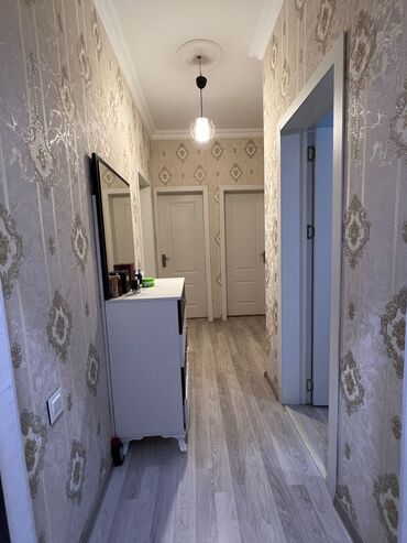 şemkirde kiraye evler: Xirdalanda yerlesir ev. elava melumat ucun yazin. 3 otaqlı mənzil –