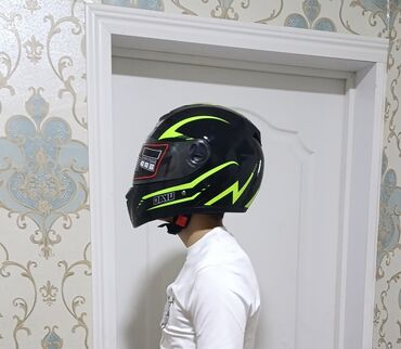 kros motor: Motosiklet dəbilqəsi .Tep teze işlenmeyib Dayu firmasının dəbilqəsi