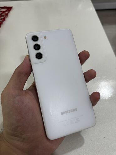 Вилки: Samsung Galaxy S21 FE, 128 ГБ, цвет - Белый, Отпечаток пальца, Беспроводная зарядка, Две SIM карты