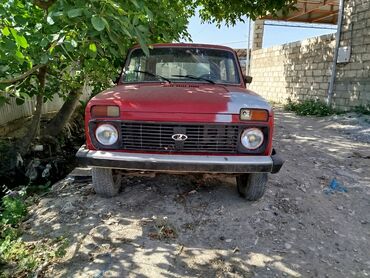 opel 1 9: VAZ (LADA) 4x4 Niva: 1.7 l | 1982 il | 2222 km Sedan