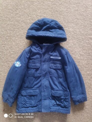 зимняя детская куртка: Куртка на мальчика 3-4 года на рост 104см300 сом