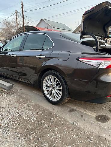Toyota: Toyota Camry: 2019 г., 2.5 л, Вариатор, Гибрид, Седан at lalafo.kg — 10 Toyota: Toyota Camry: 2019 г., 2.5 л, Вариатор, Гибрид, Седан — 10