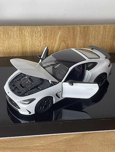 mini mercedes: ƏLİMYANDI SATILIR Mende Qırmızı Mercedes-AMG GT 63 kupe die-cast — 2