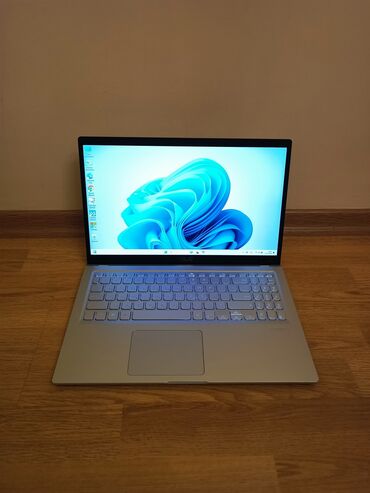 ASUS: İşlənmiş ASUS Vivobook, 15.6 ", Intel Core i5, 256 GB, Ünvandan götürmə