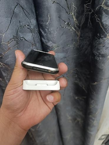 Mobil telefonlar: < 16 GB, Gümüşü — 4