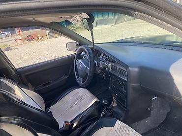 e6 3: Toyota Avensis: 2009 г., 1.6 л, Бензин, Седан — 6