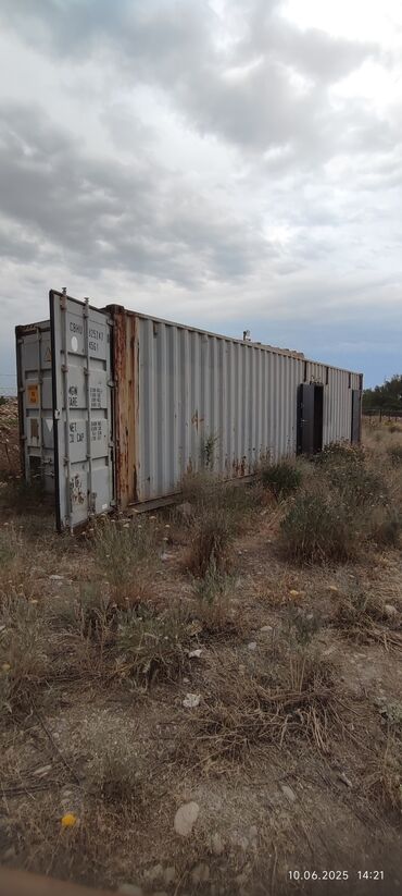 container house дома из контейнеров бишкек, контейнеры в бишкеке фото: Продается склад из морского контейнера Разбит на 3 отделения,с