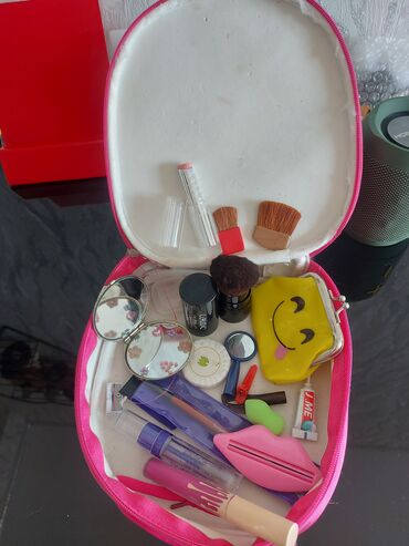 kosmetika çantası: Kosmetik dəst əşya: >10