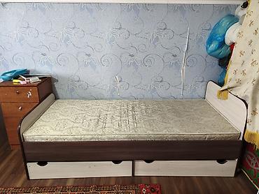 3 3: Продаю 2 кровати с матрасом односпальные. каждая по 4000 сом — 2