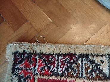 heets varijante: Tepih stazica Duzina oko 140 cm. Sirina oko 70 cm. S jedne strane — 2