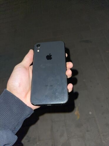 iphone xr купить в рассрочку: IPhone Xr, Колдонулган, 128 ГБ, Кара, Коргоочу айнек, 77 %