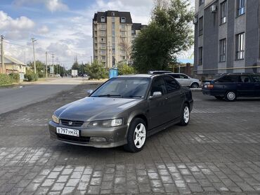 куплю в рассрочку автомобиль: Honda Accord: 1997 г., 1.8 л, Автомат, Бензин, Седан