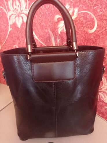 женская деловая сумка портфель: Практичная, деловая сумка