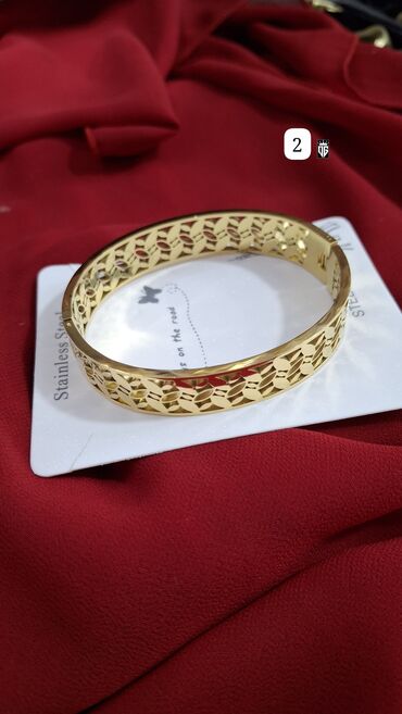 Bilərziklər: Qızılı rəngli, paslanmayan poladdan (STEEL) bəzək bilərziyi. Oval -da lalafo.az — 22 Bilərziklər: Qızılı rəngli, paslanmayan poladdan (STEEL) bəzək bilərziyi. Oval — 22