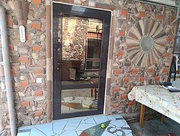 Продажа коттеджей и домов: Продаётся жилой дом с благоустроенным двором. Описание: - Одноэтажный — 6