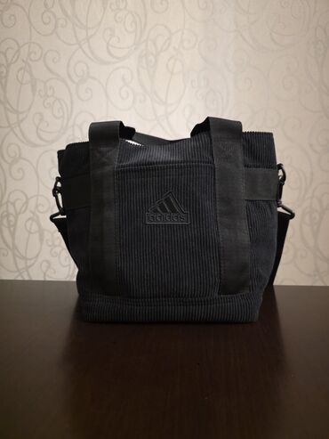 uni c: Çiyin çantası, Adidas