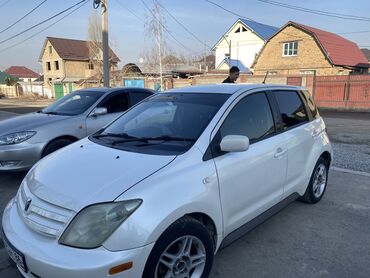 Toyota: Toyota ist: 2003 г., 1.3 л, Автомат, Бензин, Хэтчбэк