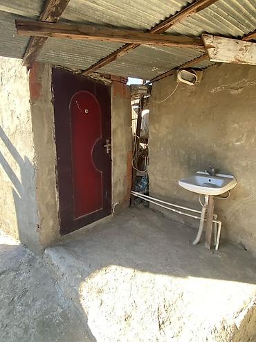 Həyət evləri və villalar: Heyet evi ev şeklde göründüyü kimi çölde hamam ve sanitar qovşağı — 2