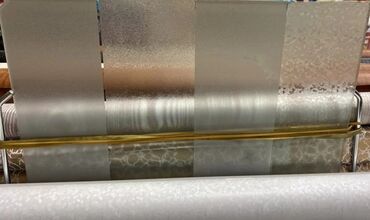 Vinil divar kağızı, oboy: Vinil Divar Kağızları Arxası Özü Yapışqandır. Rulon da 10 metr olur — 4