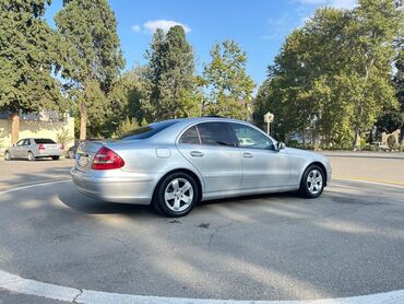Mercedes-Benz: Mercedes-Benz E 220: 2.2 l | 2003 il Sedan — 12