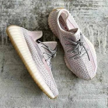 bff torba: Adidas Yeezy
brojevi 36 do 44
cena 4000 dinara — 10