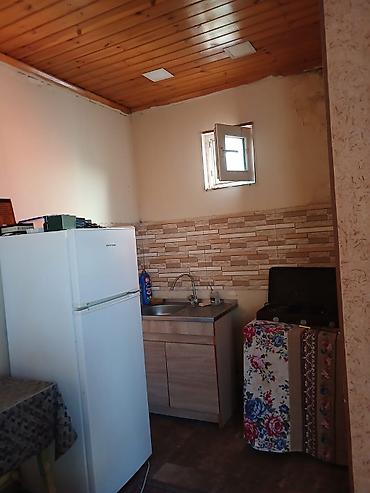 razinde evlər: Razində Komsomol kruquna yaxın. kommunal qiymətin içində. otdenli — 1