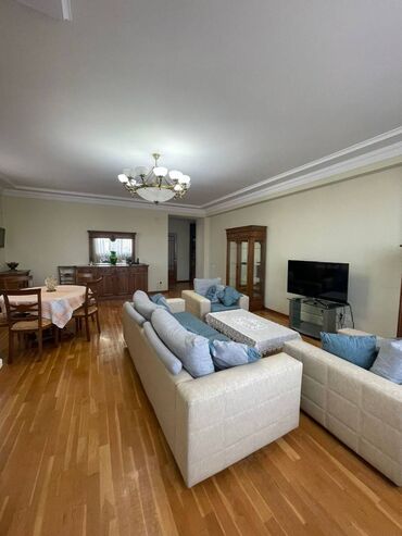 Uzunmüddətli kirayə mənzillər: Ayna Sultanova Heykəlinin yanında 17 mərtəbəli binanın 10-cu — 3