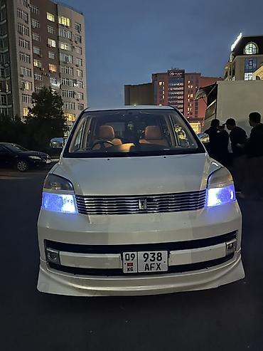 mark 2 qualis: Toyota Voxy: 2002 г., 2 л, Автомат, Бензин, Минивэн — 8